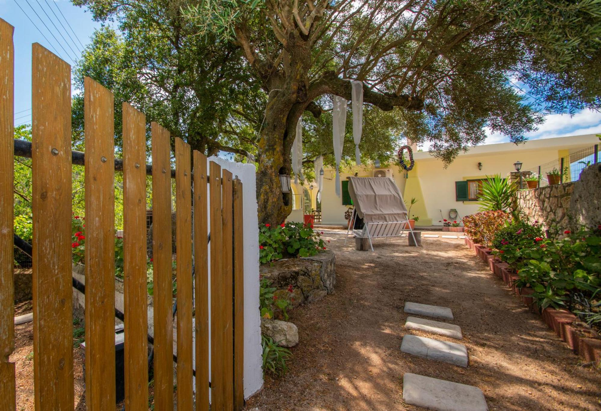 Holiday home Leandros Private House Near Shipwreck By 